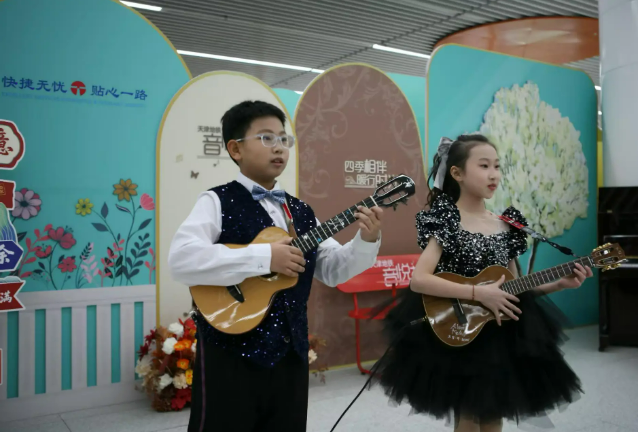 天津地铁“钢琴剧场”奏响文化新乐章 